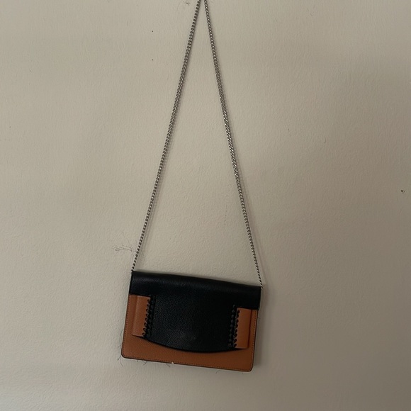 Elegant Black and Tan Women's Bag - Picture 1 of 3